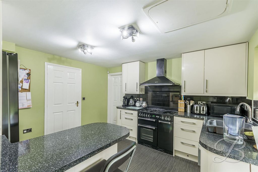 Property photo 3 of 24 Kitchen