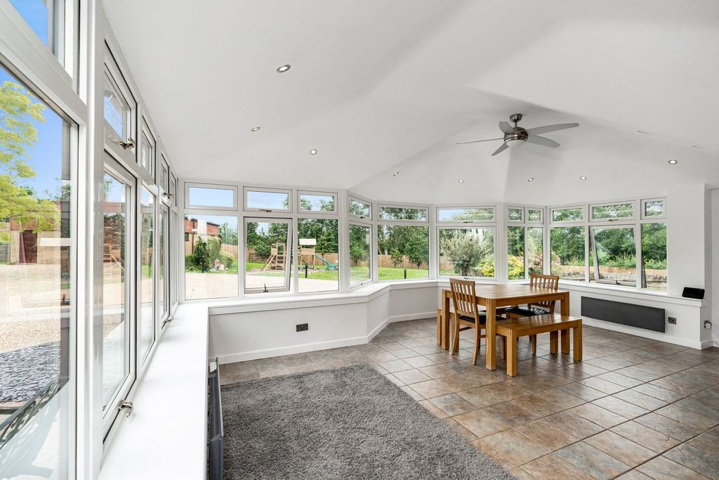 Property photo 3 of 25