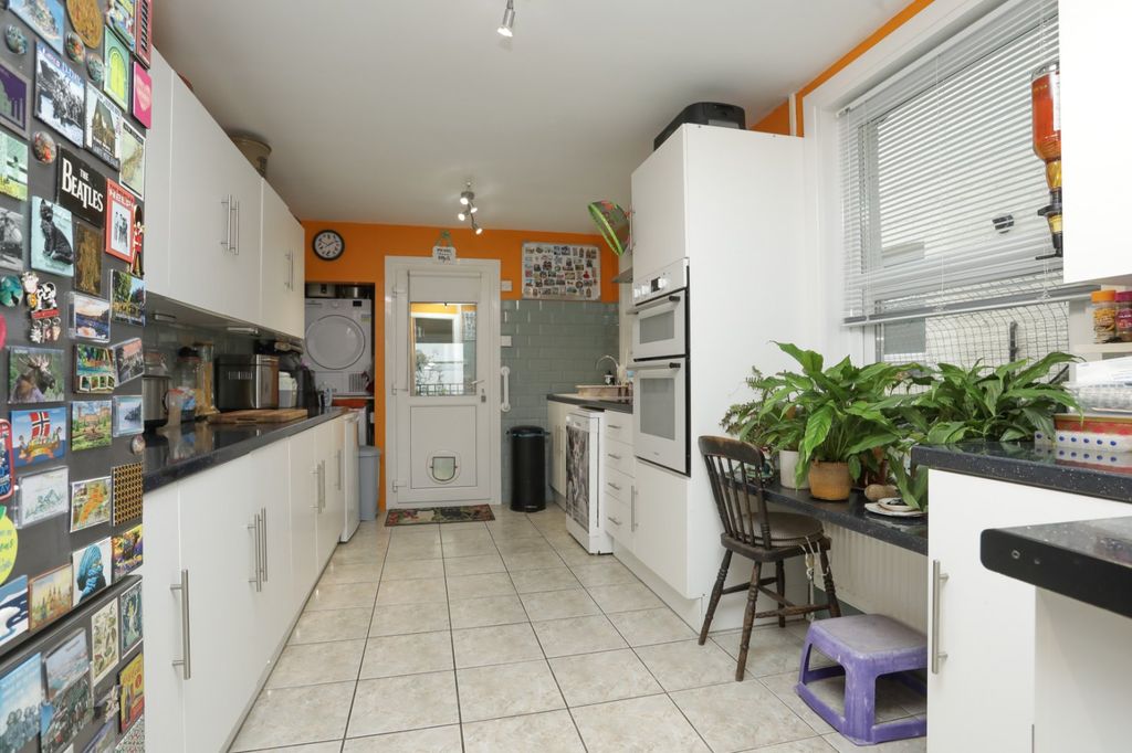 Property photo 3 of 11 Picture 3