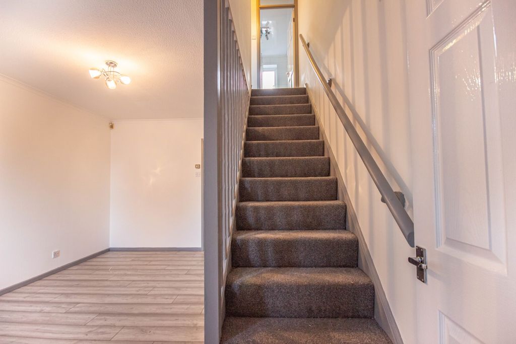 Property photo 2 of 14 2