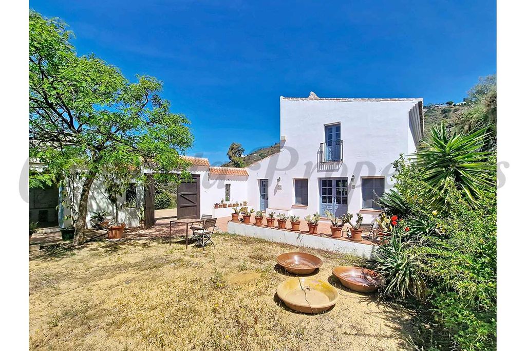 Property photo 2 of 25