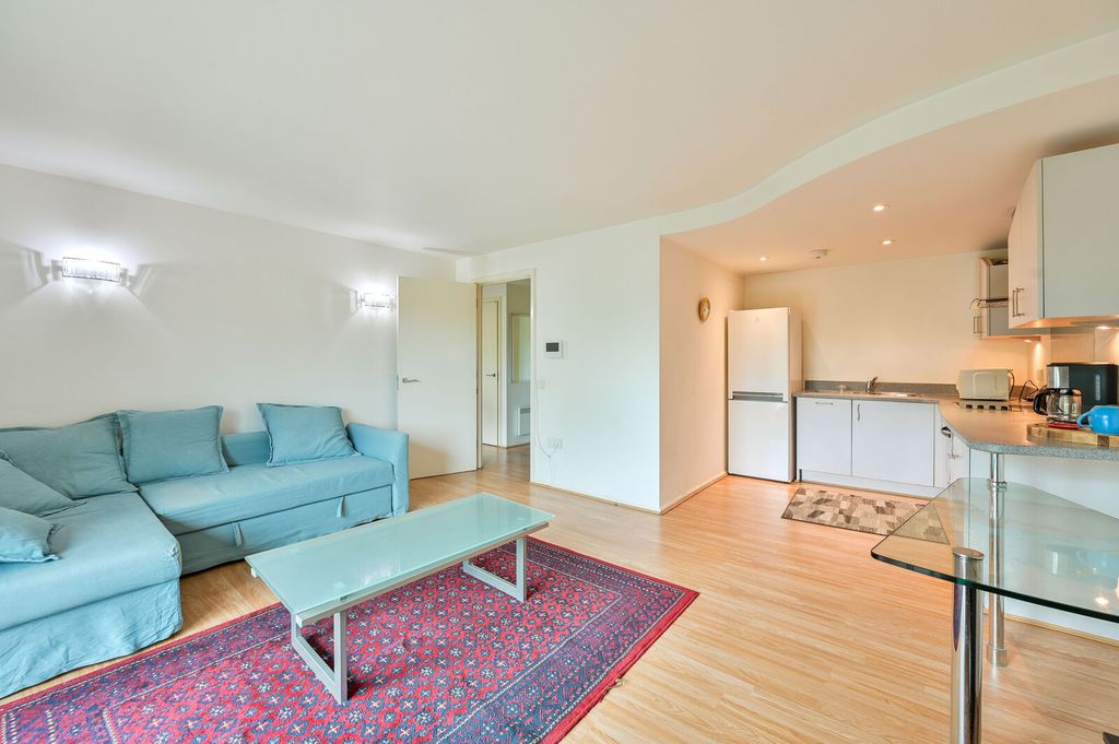 Property photo 2 of 12
