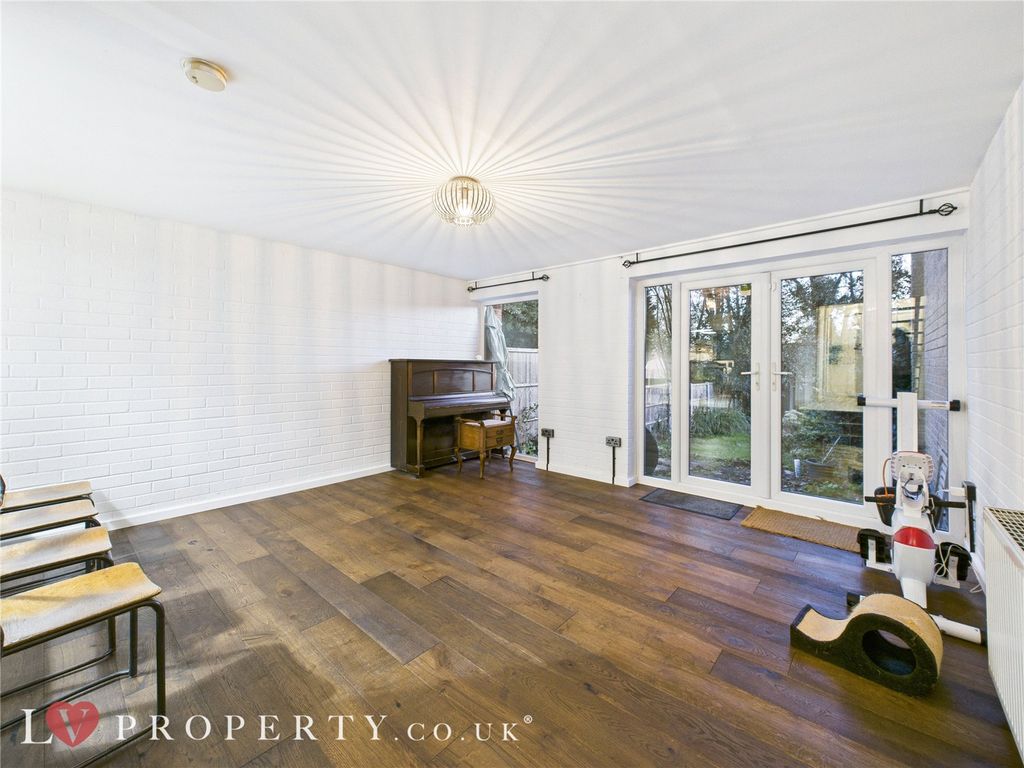 Property photo 3 of 14 Picture No. 05