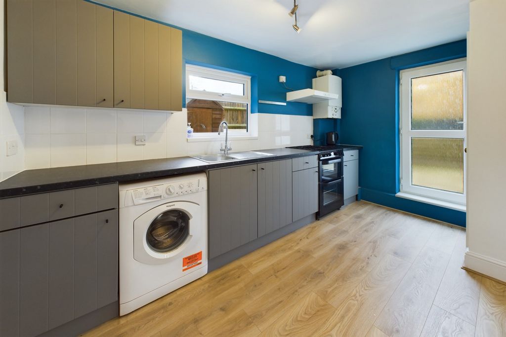 Property photo 2 of 17