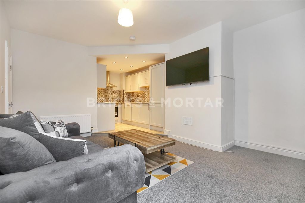 Property photo 3 of 11 Gp9m4Otuikosqsou_Ficrg.Jpg
