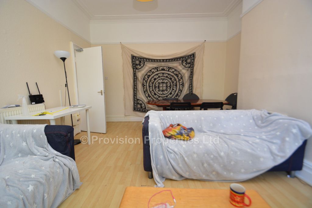 Property photo 3 of 10 Photo