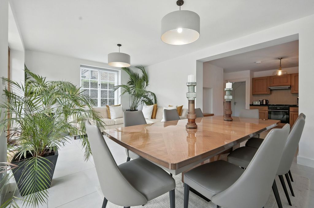 Property photo 1 of 48