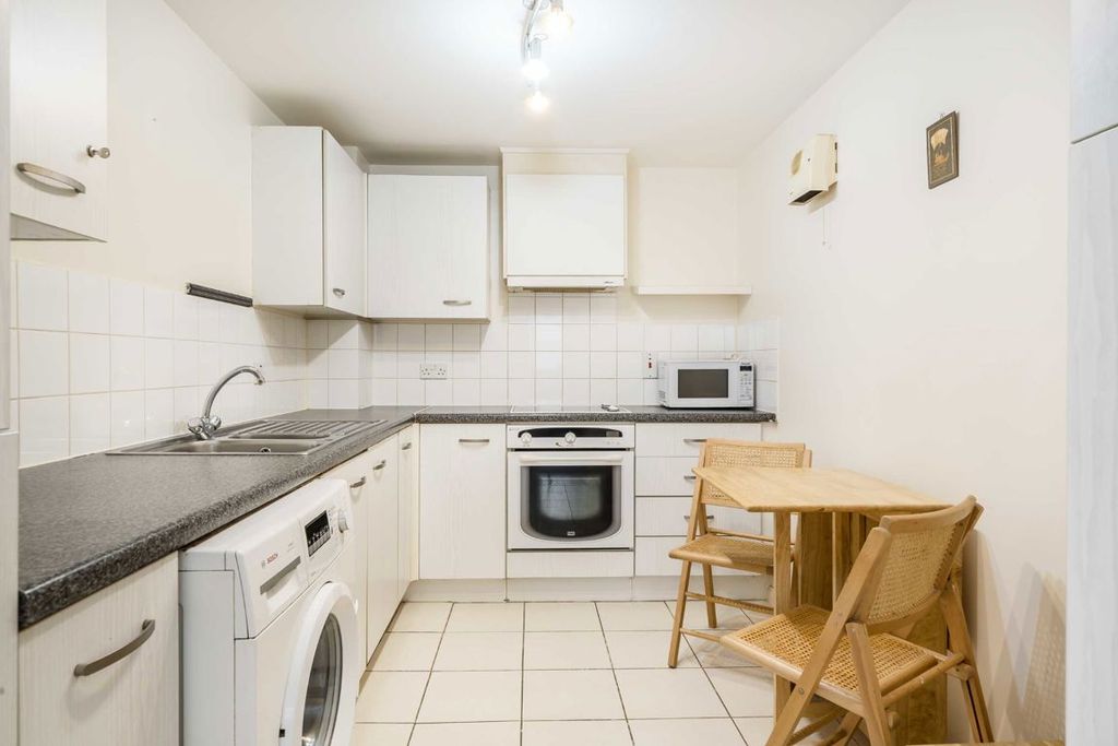 Property photo 3 of 5