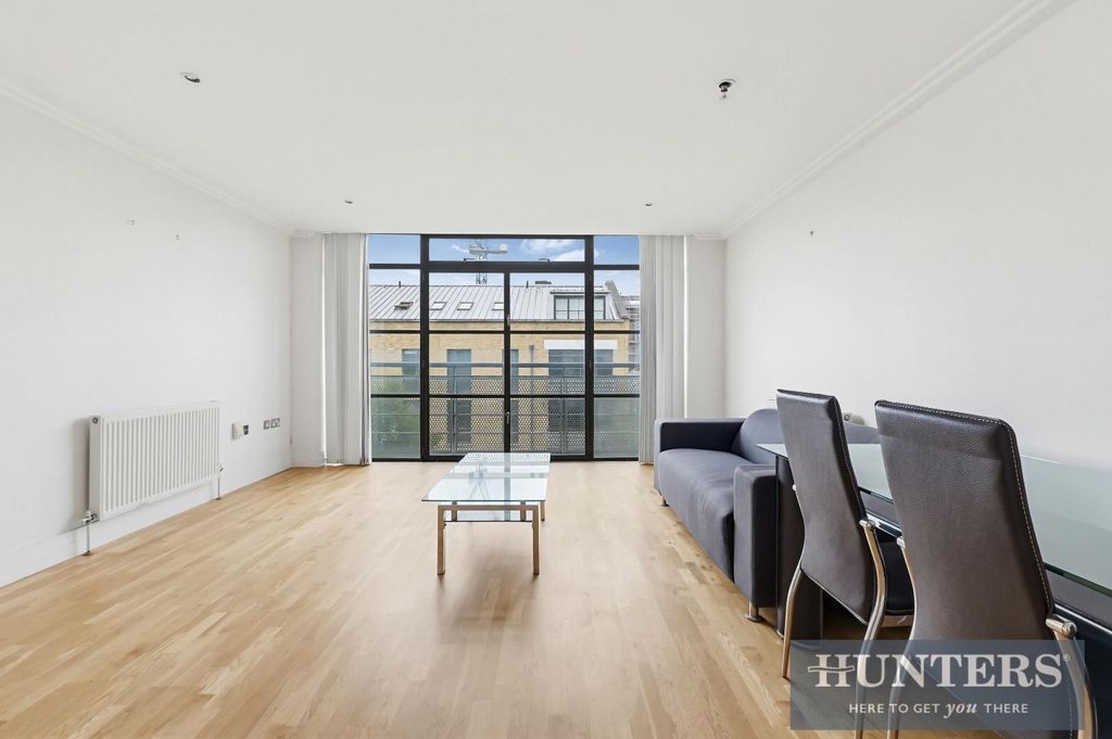 Property photo 3 of 11 Town Meadow Flat 11.Jpg