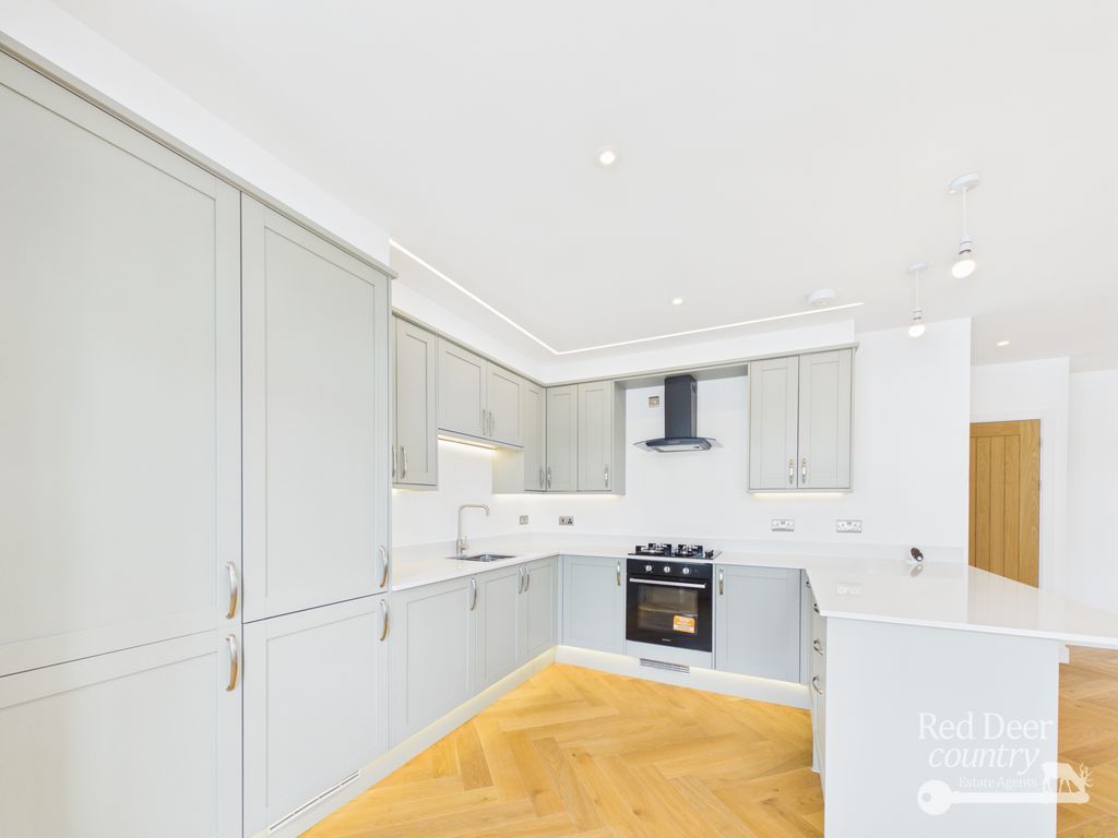 Property photo 3 of 14 Kitchen
