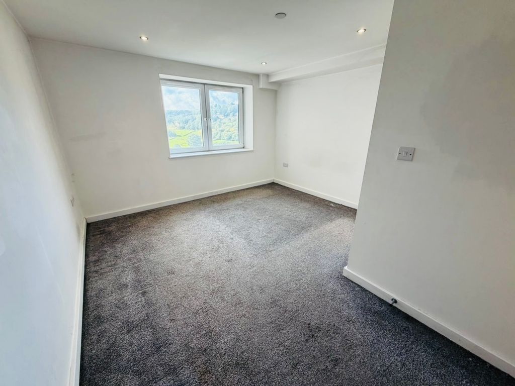 Property photo 3 of 7 Image