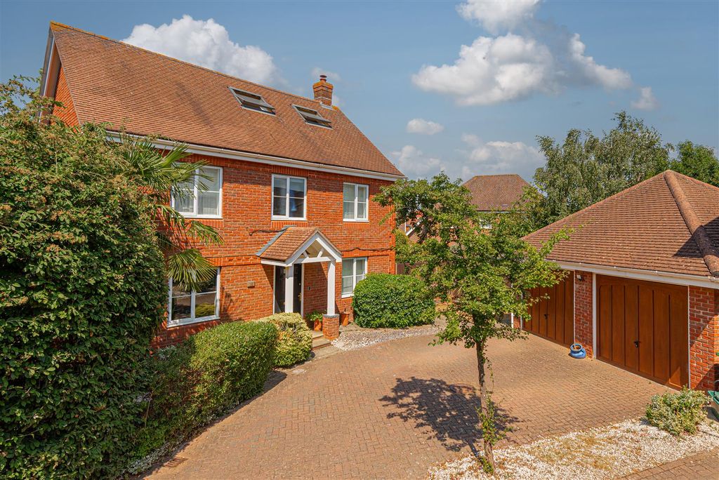 Property photo 1 of 22 Monro Place