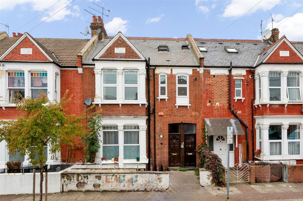 Property photo 3 of 9 Daniels_93A Oaklands Road_016.Jpg