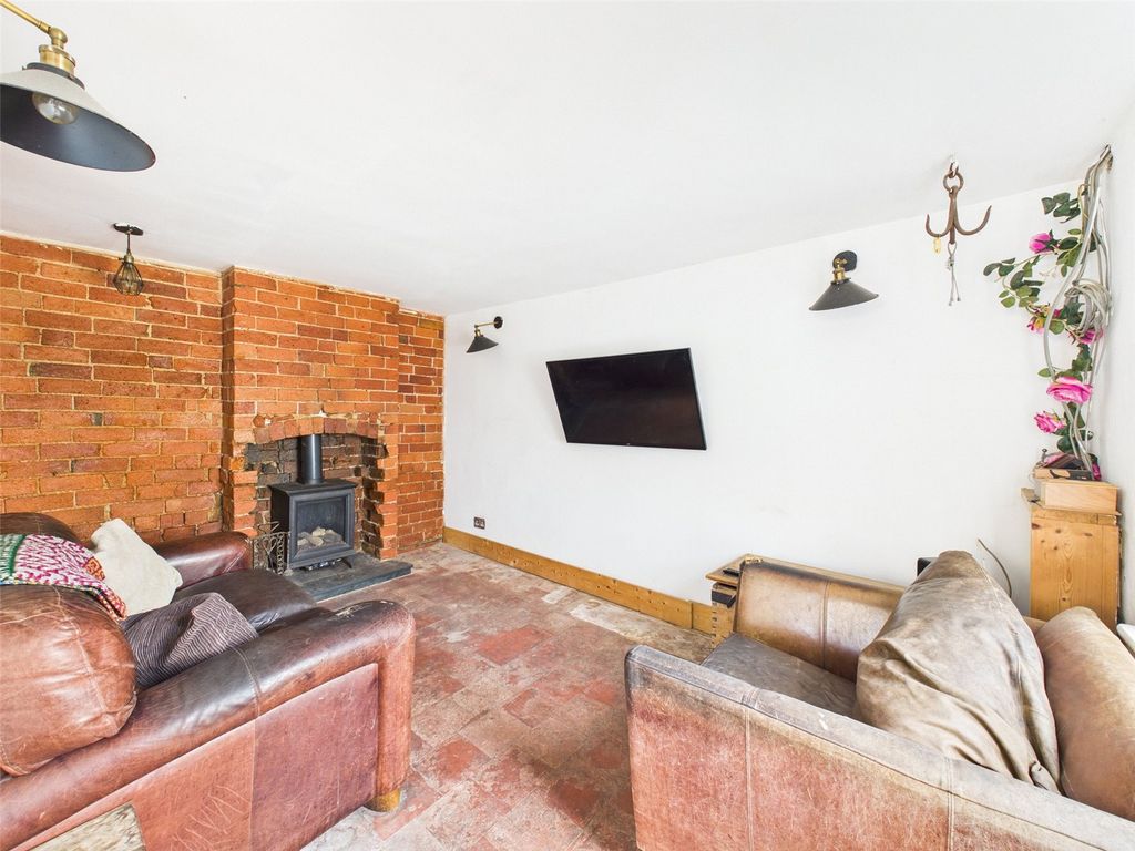Property photo 2 of 15 Picture No. 11