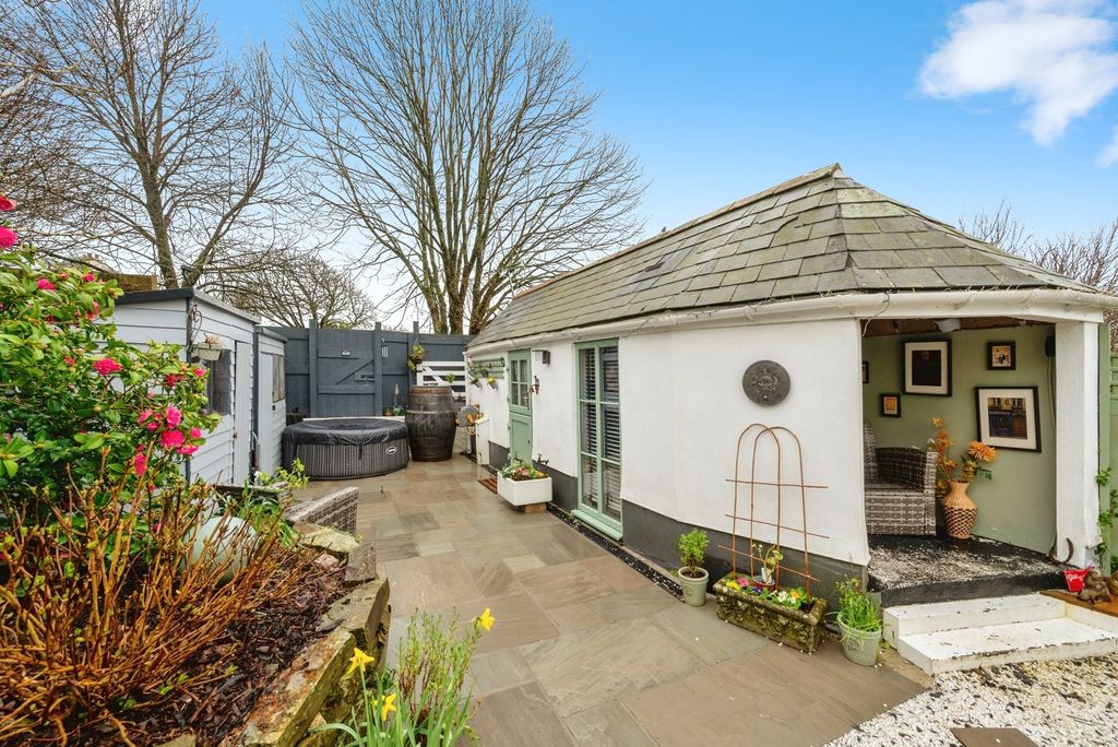 Property photo 2 of 22 Pbox-Img.Jpg