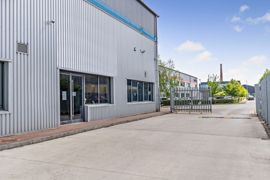 Property photo 2 of 8