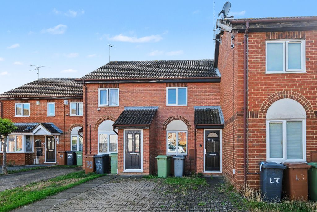 Property photo 1 of 1 41 Irthlingborough Road, Wellingborough, North Northamptonshire, Nn8 1Nw