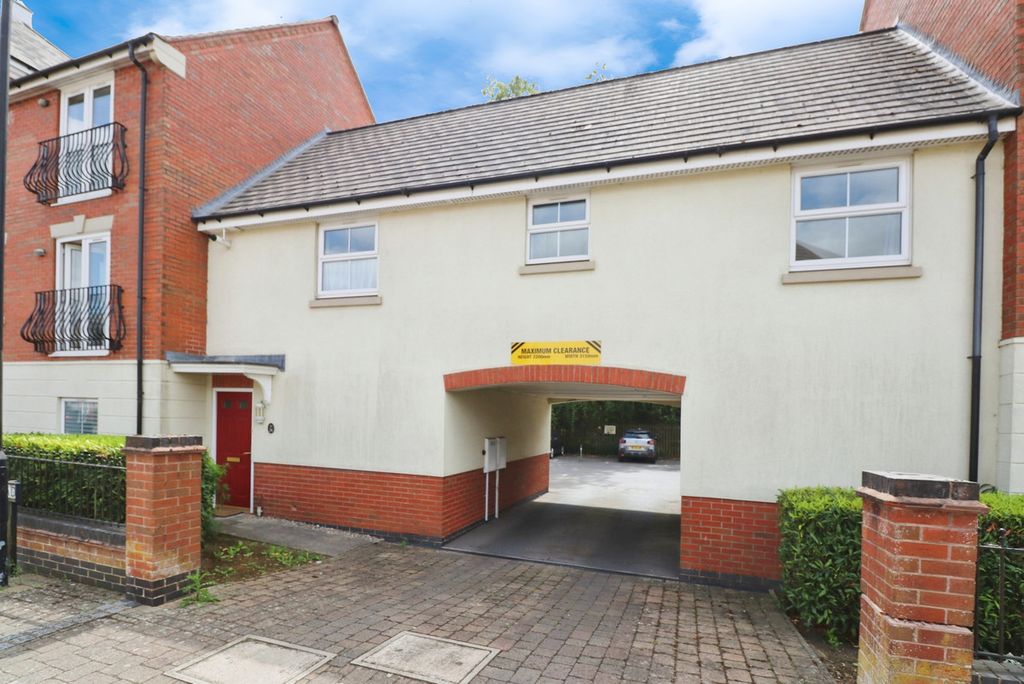Property photo 1 of 11