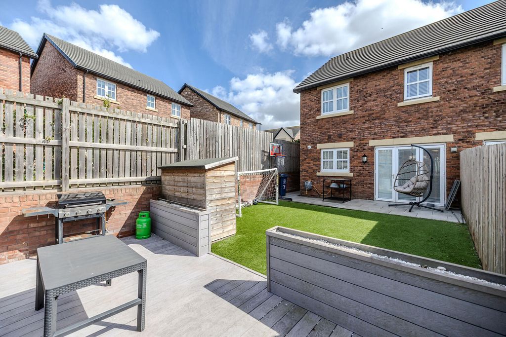 Property photo 3 of 40 Rear Garden