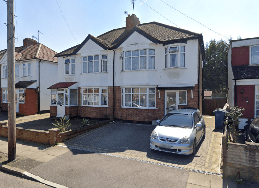 Property photo 1 of 16 Three Bedroom Semi Detached House In South Harrow