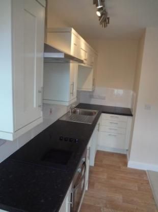 Property photo 2 of 8 Makeurmove-87574.Jpg