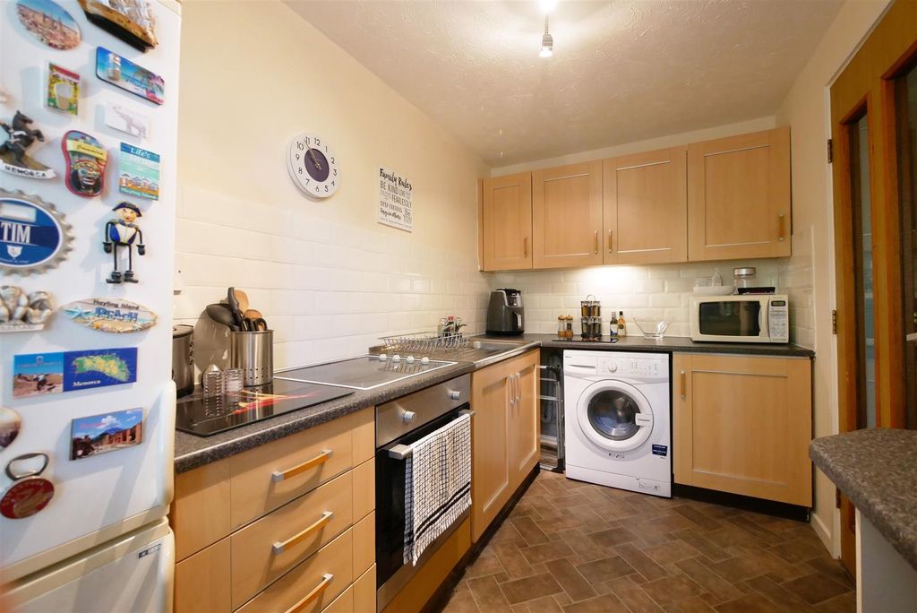 Property photo 3 of 8