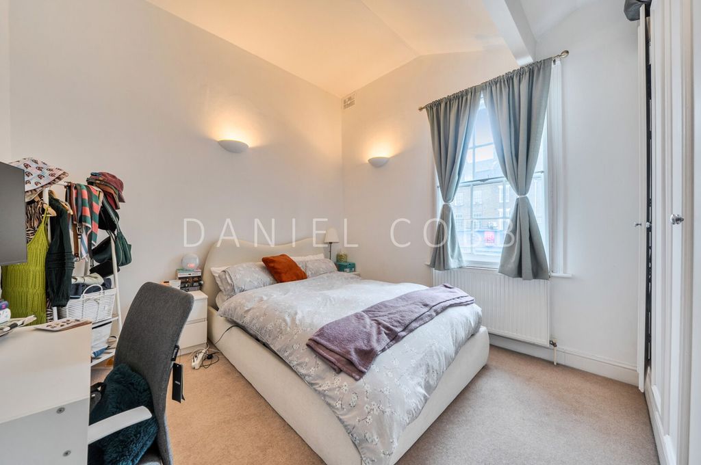 Property photo 3 of 19