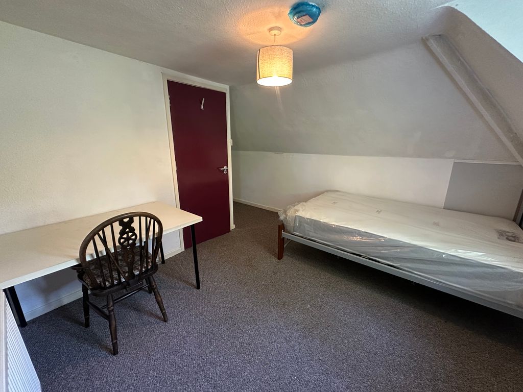 Property photo 1 of 2