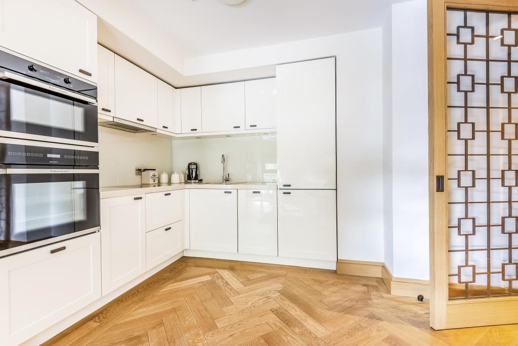 Property photo 2 of 10 Kitchen