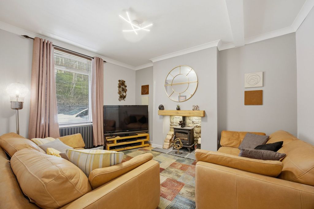 Property photo 2 of 24