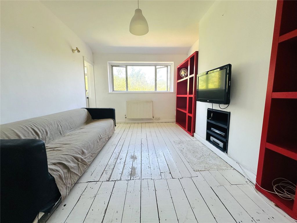 Property photo 2 of 11 Picture No. 01