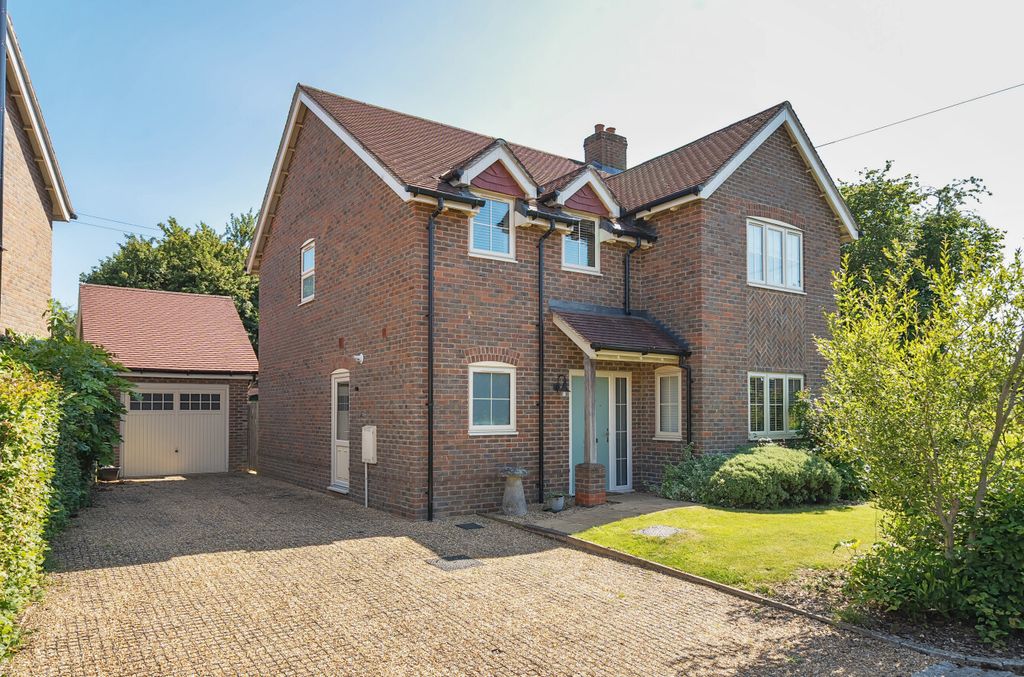 Property photo 1 of 17 1310335-19-6852Ea...