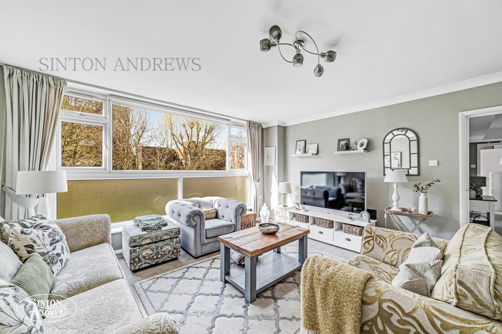 Property photo 3 of 9 Photo 3