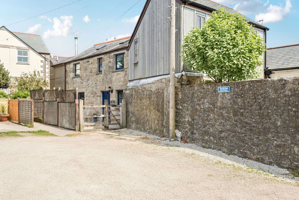 Property photo 2 of 18