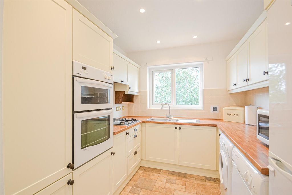 Property photo 2 of 13 Kitchen