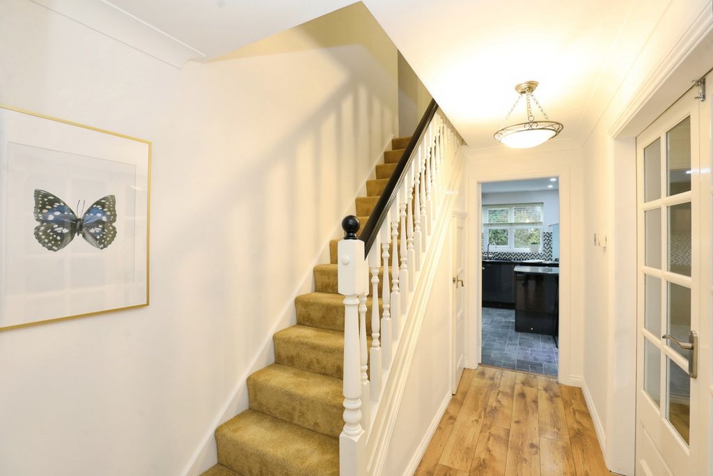 Property photo 1 of 33 Pbox-Img.Jpg
