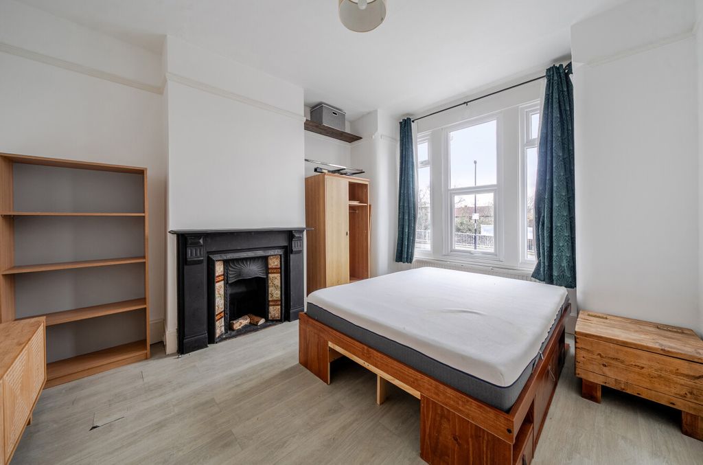 Property photo 3 of 16 1382790-5-693c1Df...