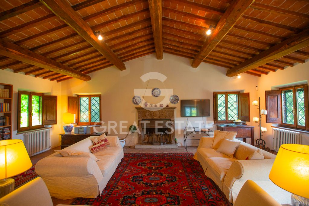 Property photo 2 of 38 Interiors