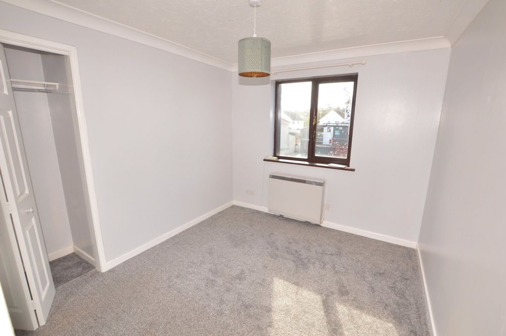 Property photo 3 of 10 Bedroom 1