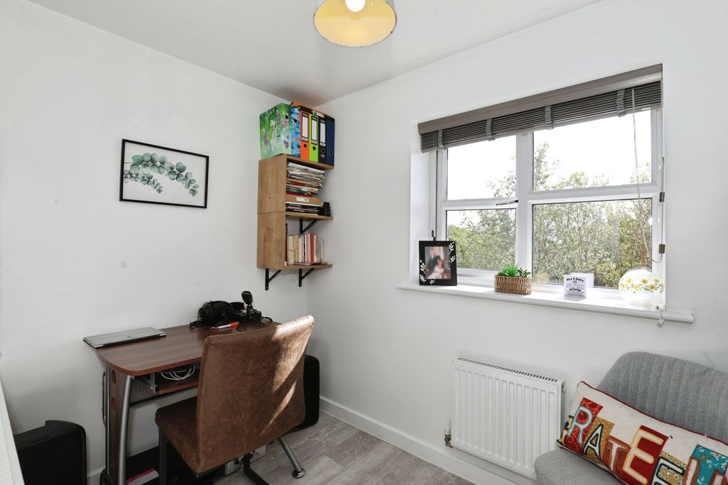 Property photo 3 of 21