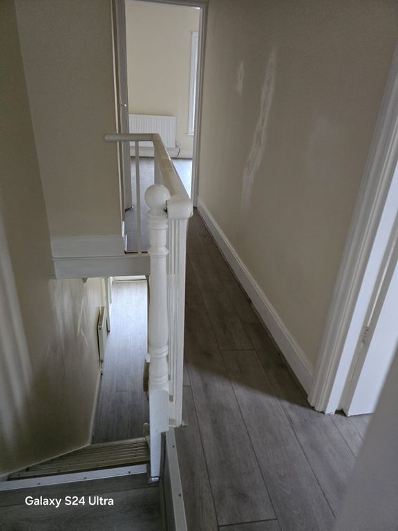 Property photo 2 of 7 Upstairs Corridor