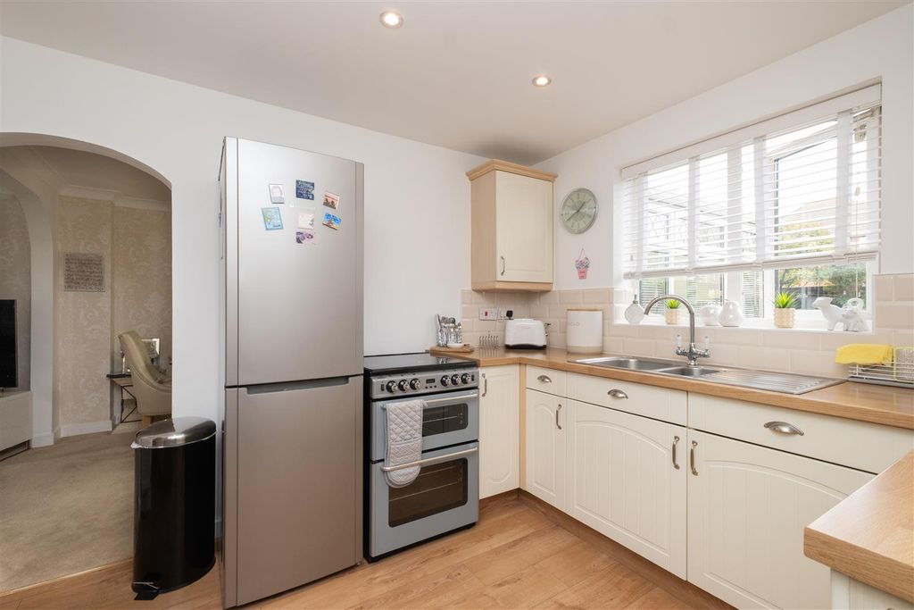 Property photo 3 of 25 Petrel-16.Jpg