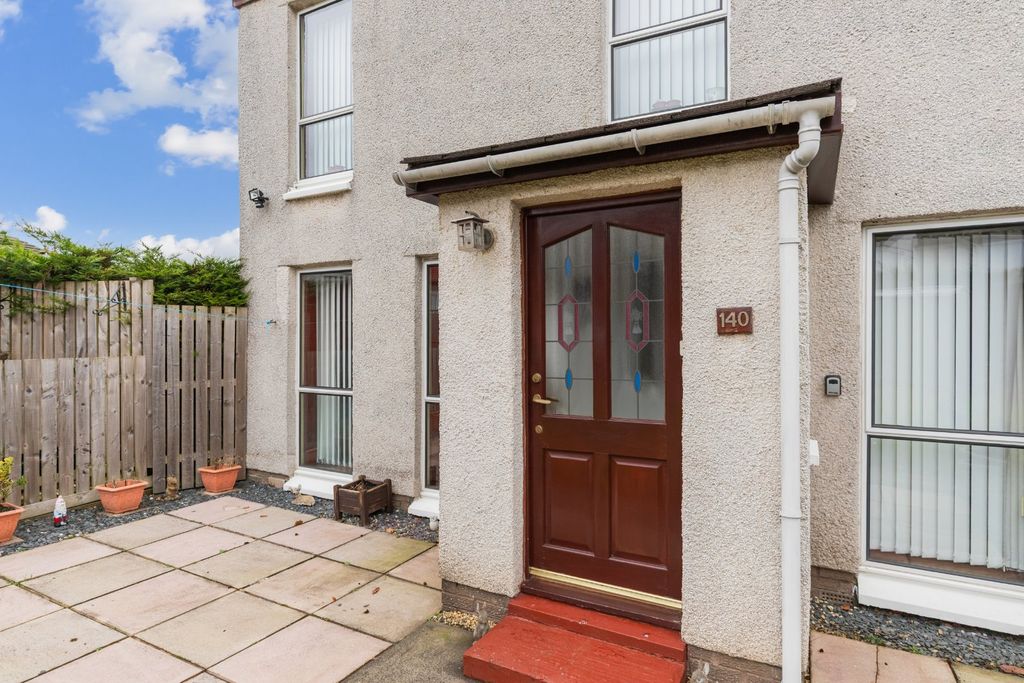 Property photo 2 of 18 Picture No. 28