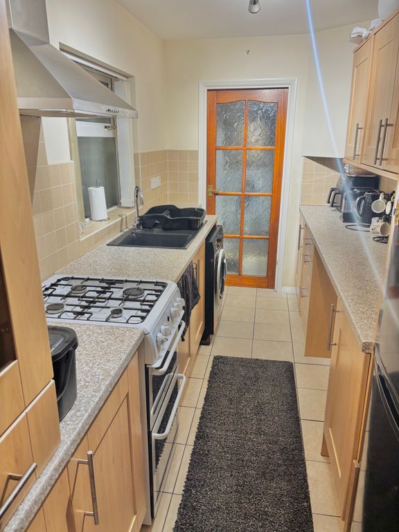 Property photo 2 of 5 Kitchen