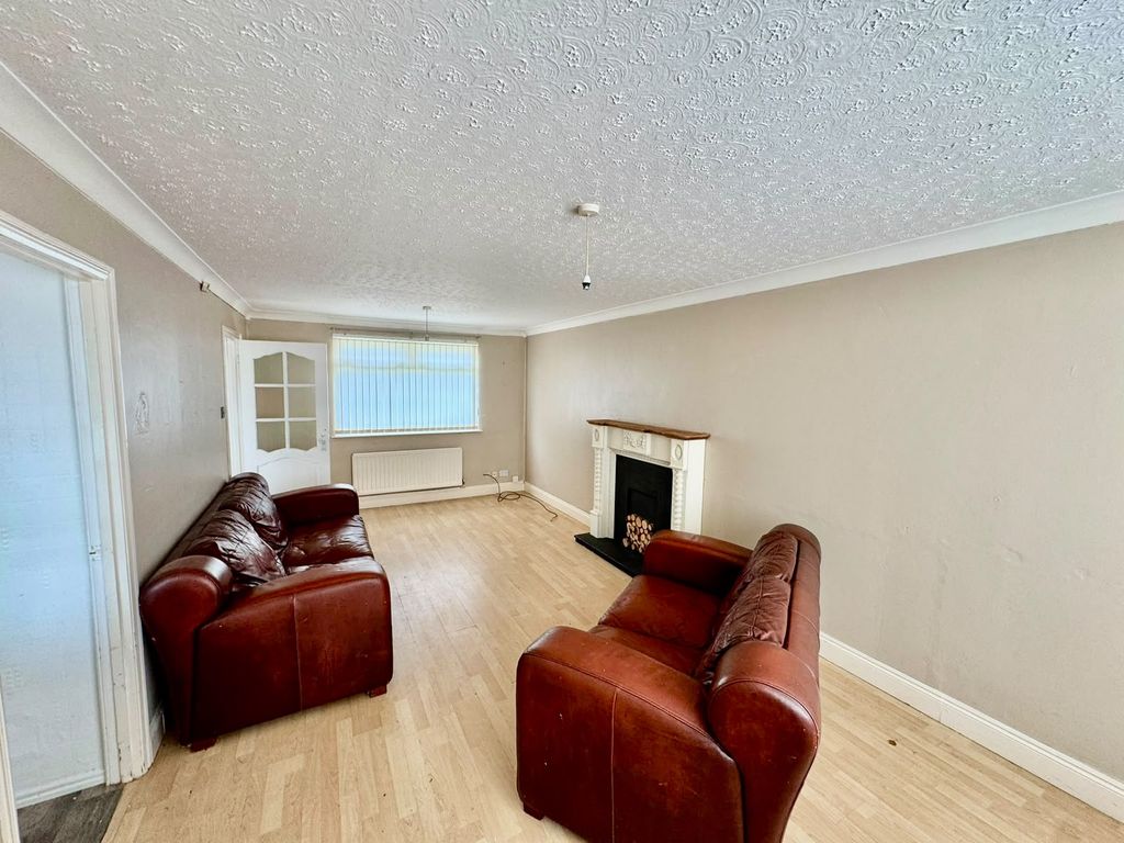 Property photo 3 of 9 Gallery