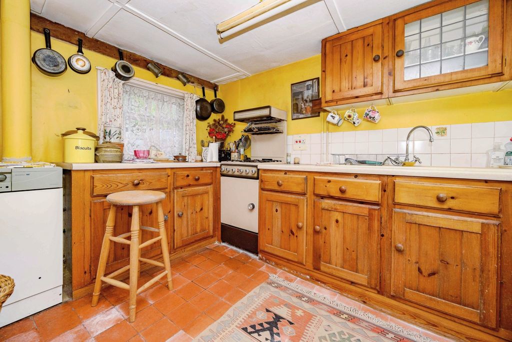 Property photo 3 of 27