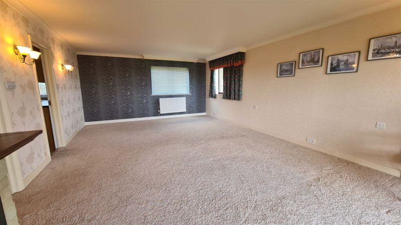 Property photo 2 of 8 Photo 4