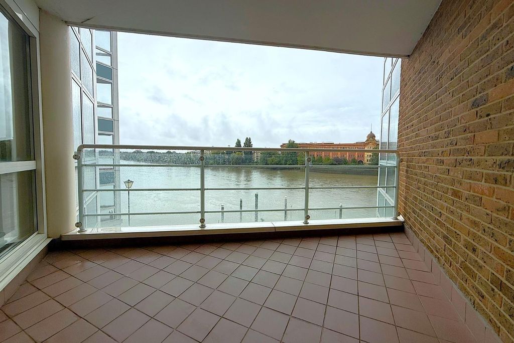 Property photo 3 of 19 Balcony.Jpg
