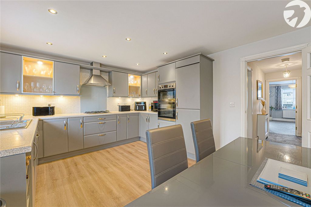 Property photo 3 of 35 Kitchen