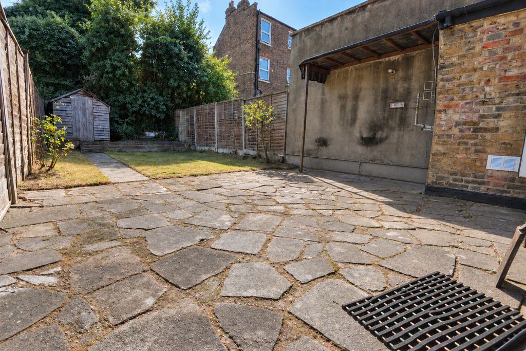 Property photo 2 of 12 Photo 21